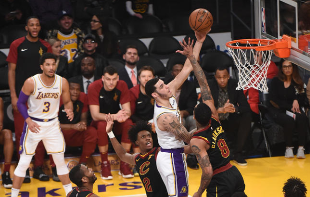 詹姆斯遭遇十二连败,皇家马德里教练面临压力! 詹姆斯遭遇十二连败,皇家马德里教练面临压力!