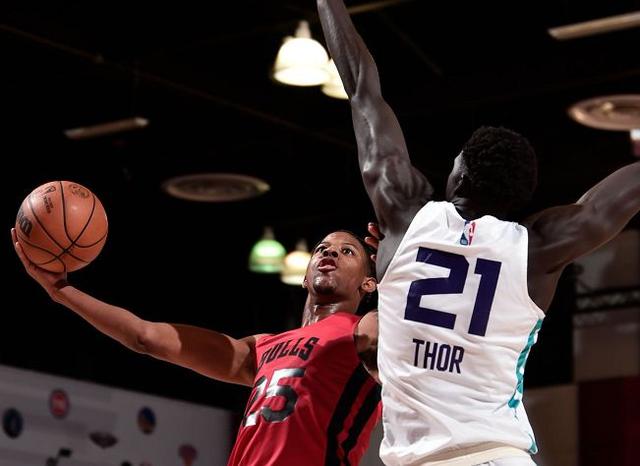 包含公牛新秀表现惊艳，全场观众掌声不断，查看文章图片生活相关发表.的词条